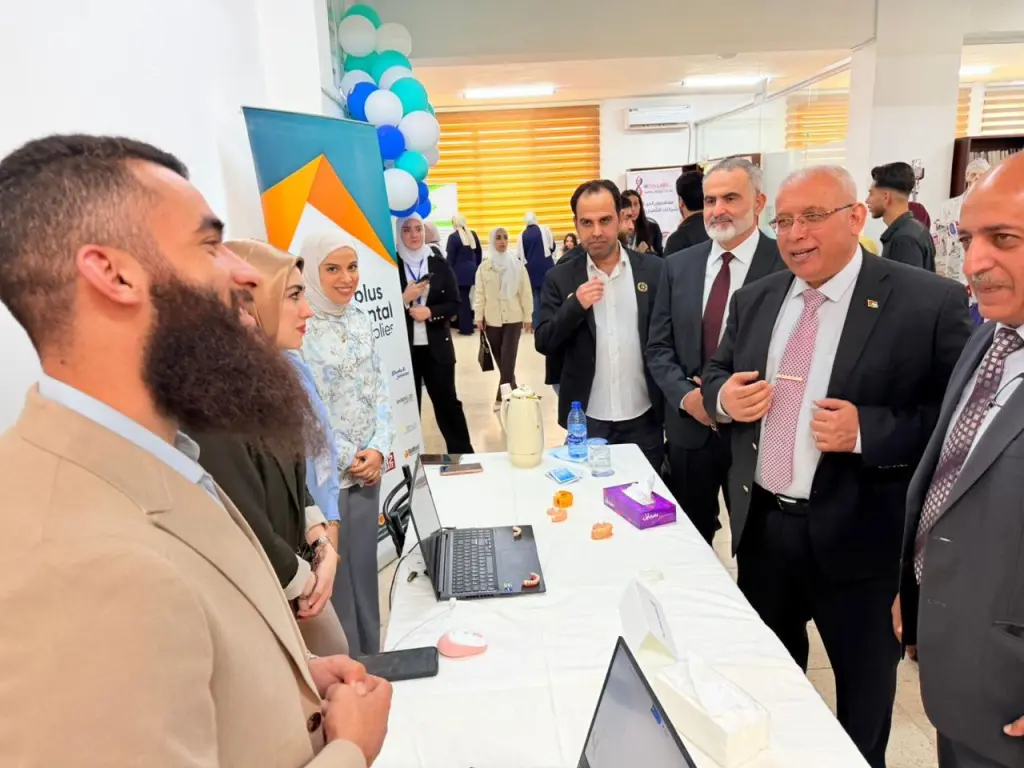 انطلاق الأسبوع العلمي للأقسام الأكاديمية في الكلية الجامعية العربية للتكنولوجيا باليوم العلمي للدائرة الطبية
