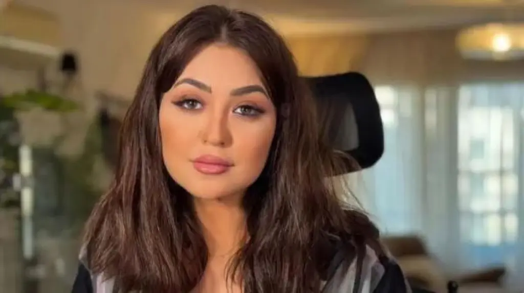 أثناء التصوير .. شبل أسد يهاجم فنانة مصرية أمام مدربته