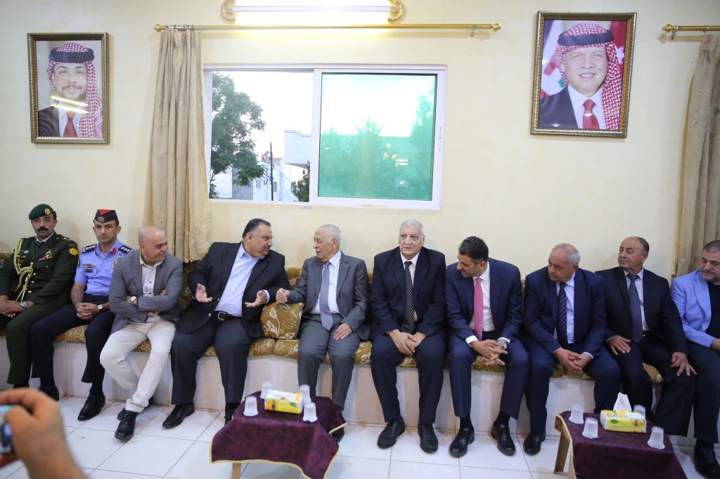 مندوبا عن الملك وولي العهد.. العيسوي يعزي المجالي والشوابكة والرشدان