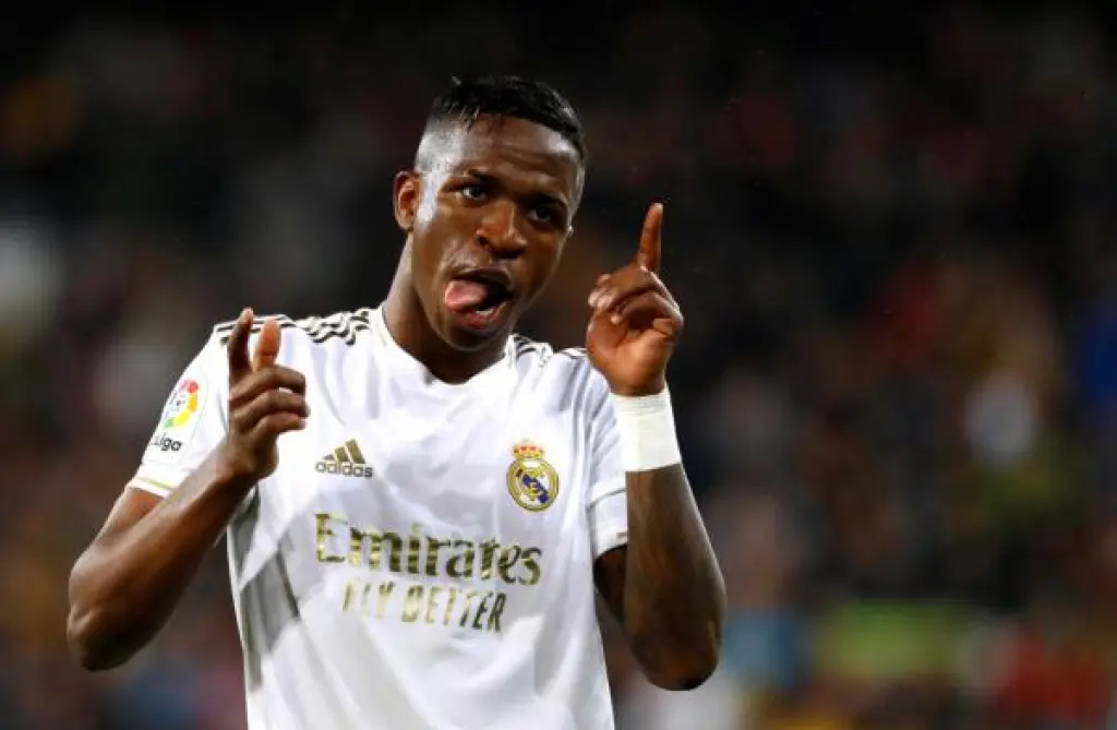 بسبب الرقص .. فينيسيوس يتلقى تحذيراً قبل ديربي مدريد