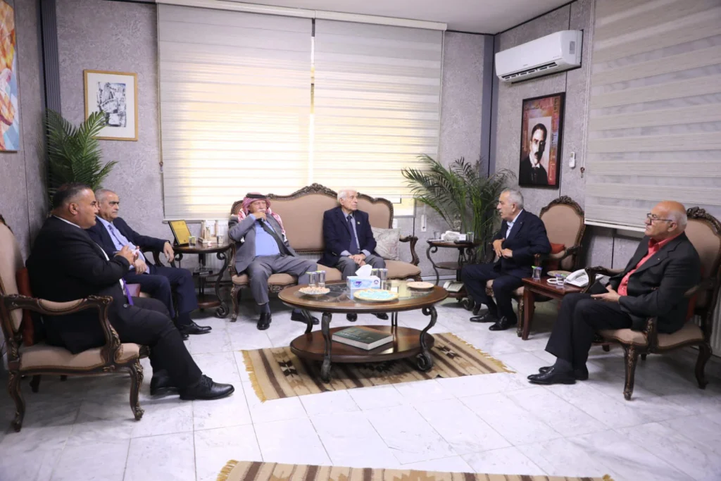 الرواشدة يستقبل رئيس المجلس العشائري الشركسي الأردني