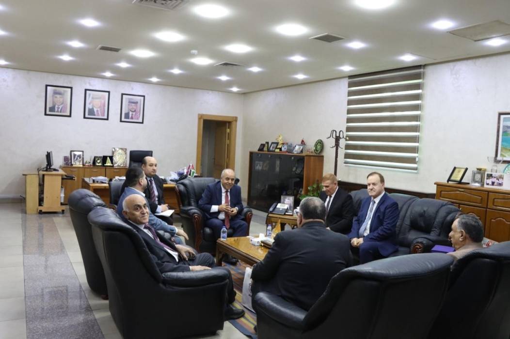 وزير التعليم العالي محافظة يلتقي عدد من رؤساء الجامعات وعمداء الكليات العراقية