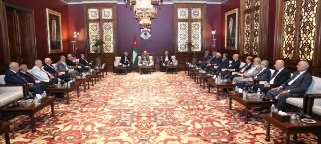 العيسوي يلتقي وفدا من نادي القضاة المتقاعدين