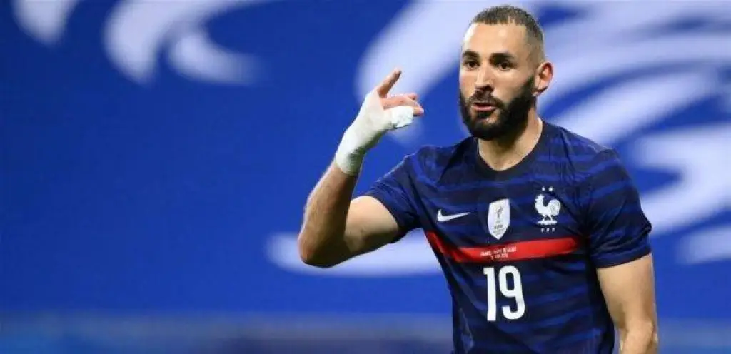 بنزيما يخرج عن صمته قبل انطلاق كأس العالم