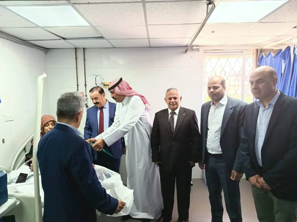 أبو عليم يعاود المرضى في مستشفى المفرق الحكومي بمناسبة عيد الأضحى المبارك وعيد الاستقلال