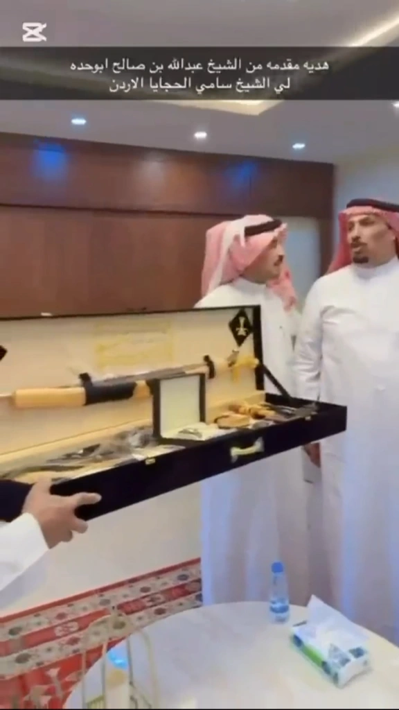 الحجايا يعبر عن تقديره لقبيلة بلي عبر أبيات شعرية