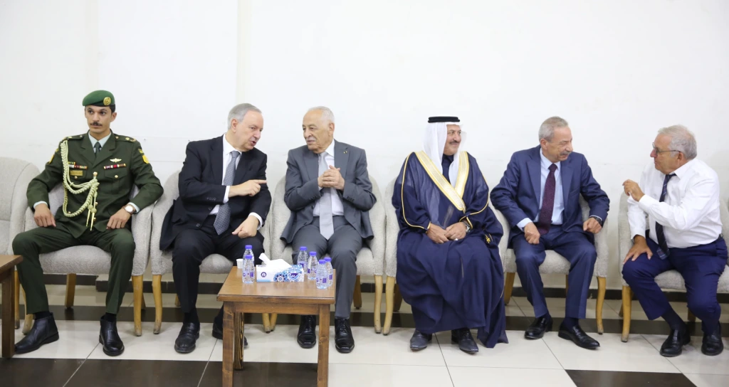 مندوبا عن الملك وولي العهد.. العيسوي يعزي عشائر النعيمي والخريسات ونزال