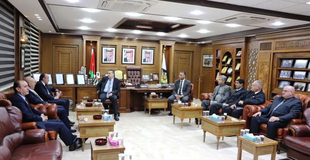 العجلوني يستقبل وفد أكاديمية الطيران الملكية الأردنية لتعزيز التعاون الأكاديمي
