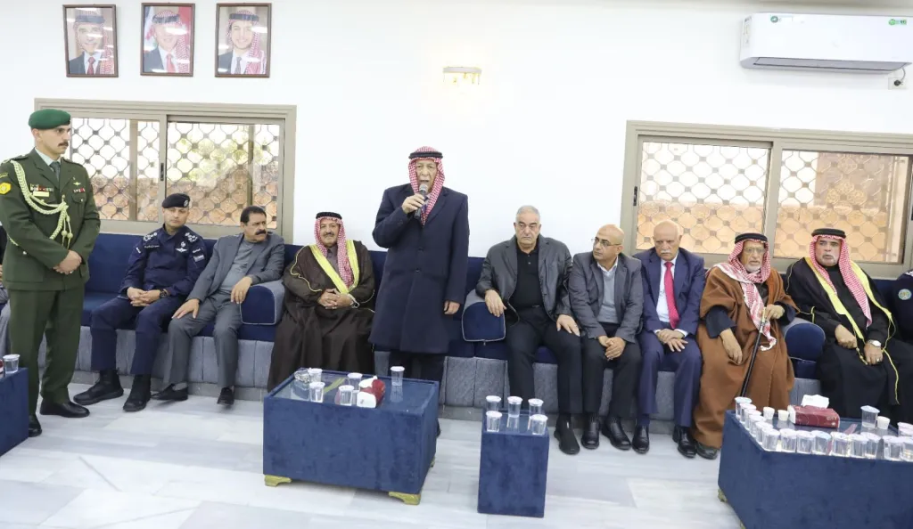 مندوبًا عن الملك وولي العهد... العيسوي يعزي عشائر القاضي والزعبي والفريحات