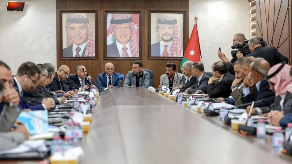 المياه النيابية تبحث تنظيم الآبار الزراعية في الأزرق