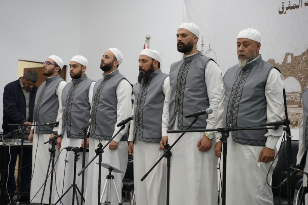 الفرقة الهاشمية للإنشاد  تُضيء المفرق بسحر إبداعها وسط حضور مهيب ( صور )