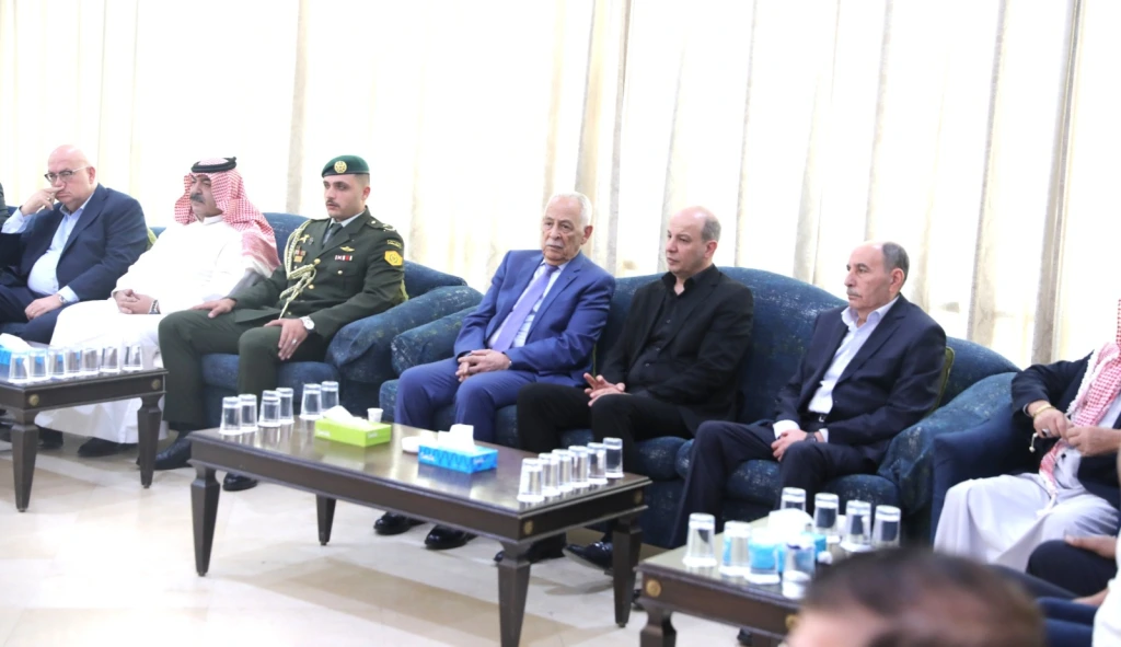 مندوبا عن الملك وولي العهد.. العيسوي يعزي العموش وأبو الفيلات