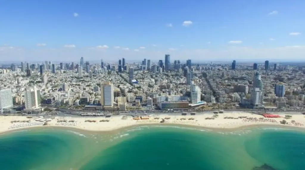 عقب إطلاق صواريخ إيرانية .. إسرائيل تغلق جميع المدارس الإثنين