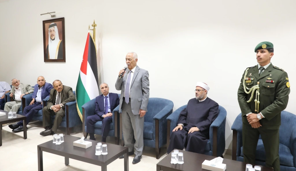 مندوبا عن الملك وولي العهد... العيسوي يعزي العضايلة وصوبر والحيفاوي والنوباني